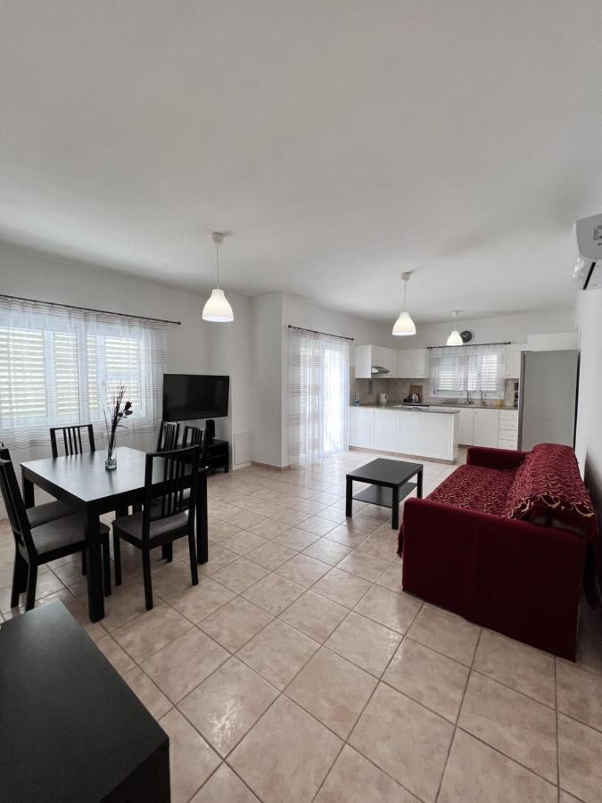 Pafia Sunbeach Townhouse Paphos Extérieur photo